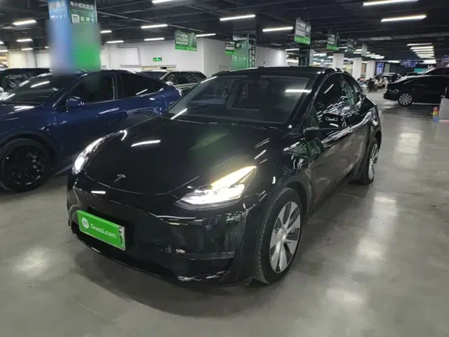 Фотография автомобиля — Tesla Model Y