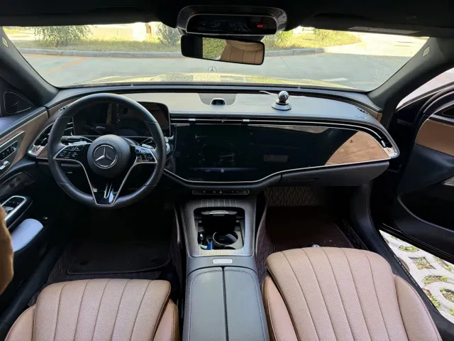 Mercedes-Benz E-Class — Фото автомобиля 5