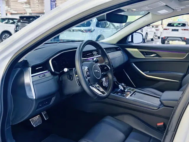 Jaguar XFL — Фото автомобиля 13