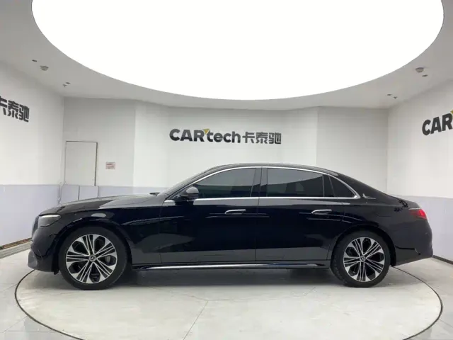 Mercedes-Benz E-Class — Фото автомобиля 8
