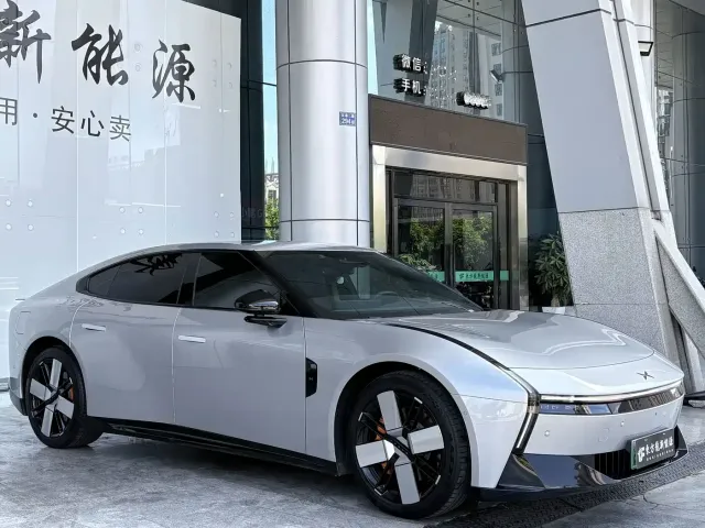 Xpeng P7 — Фото автомобиля 3