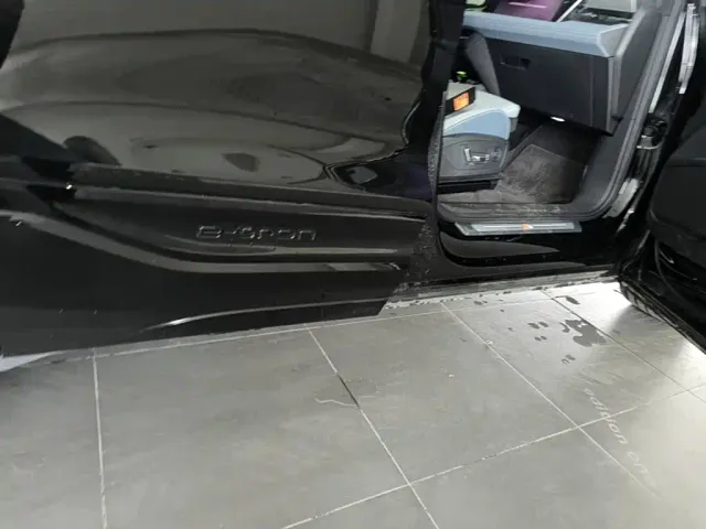 Audi Q6L e-tron — Фото автомобиля 20