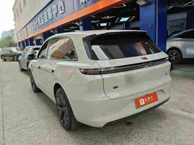 Li Auto L6 — Фото автомобиля 6