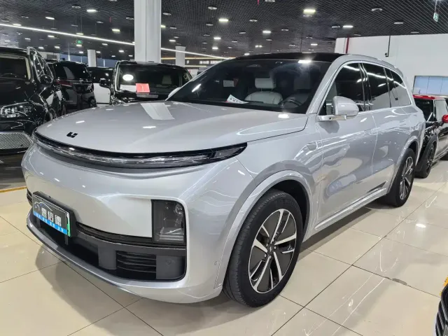 Li Auto L8 — Фото автомобиля 3