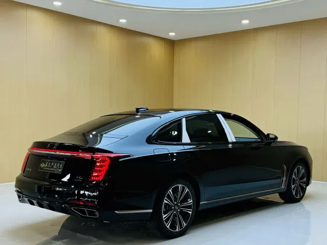 Hongqi H9 — Фото автомобиля 13