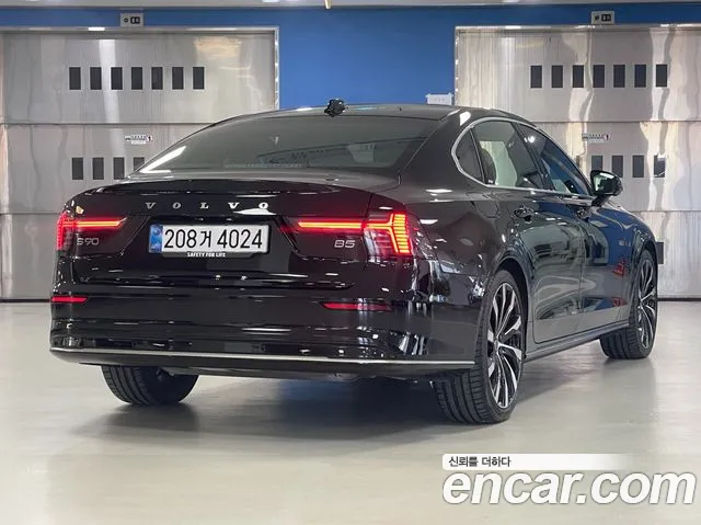 Volvo S90 — Фото автомобиля 2