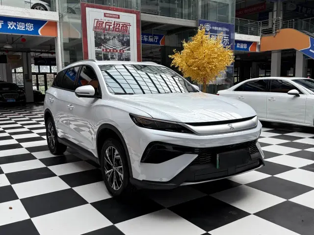 BYD Song Pro — Фото автомобиля 3