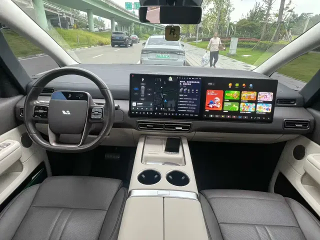 Li Auto MEGA — Фото автомобиля 5