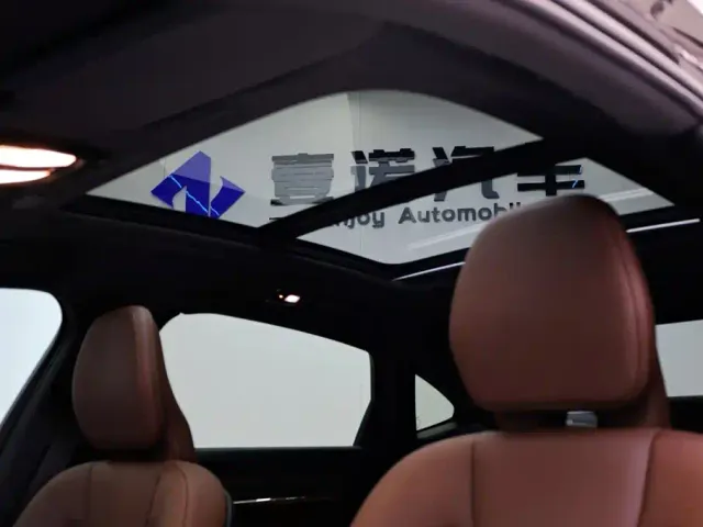 Volvo S90 — Фото автомобиля 28