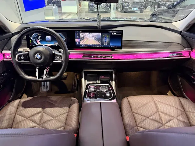 BMW 7 Series — Фото автомобиля 7