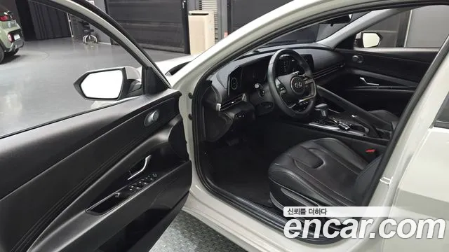 Hyundai Avante CN7 — Фото автомобиля 10