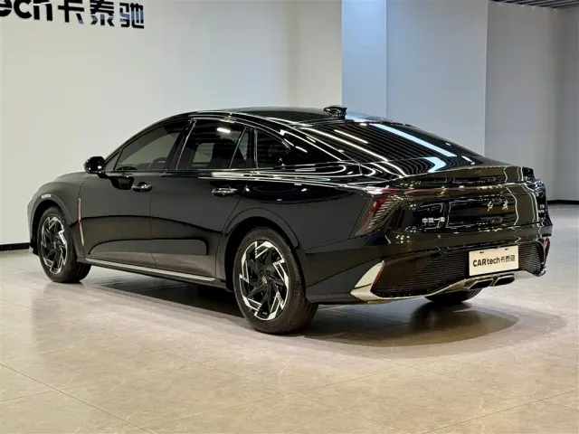 Hongqi H6 — Фото автомобиля 5