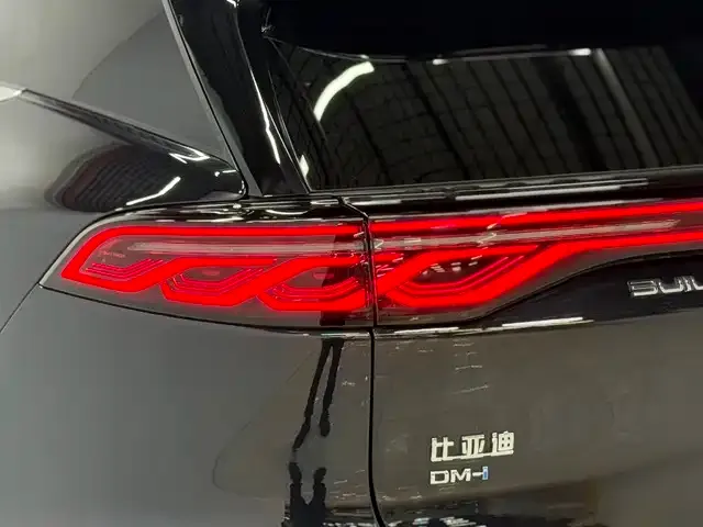 BYD Tang — Фото автомобиля 9