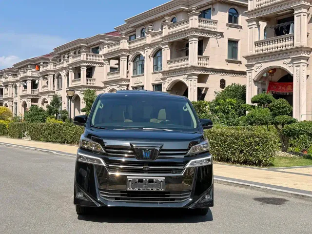 Toyota Vellfire — Фото автомобиля 2