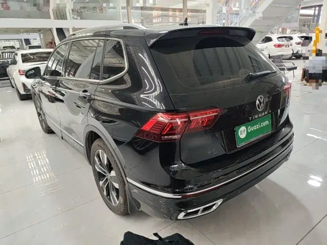 Volkswagen Tiguan L — Фото автомобиля 4
