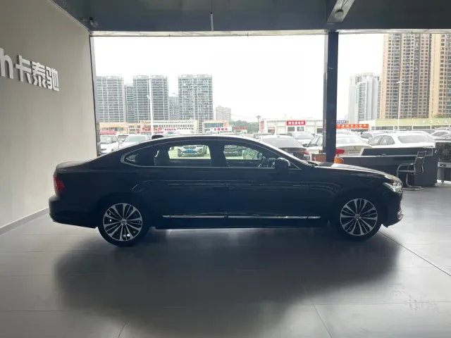Volvo Volvo S90 2024 B5 Momentum Luxury Edition — Фото автомобиля 7
