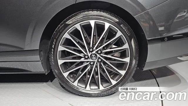 Hyundai Grandeur Grandeur (GN7) 2.5 Бензин 2WD — Фото автомобиля 15