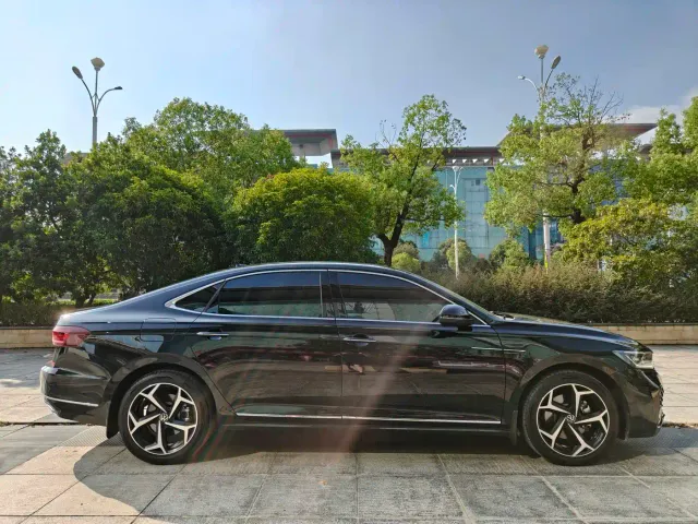 Volkswagen Passat — Фото автомобиля 7