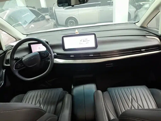 Maxus Dajia 9 — Фото автомобиля 9