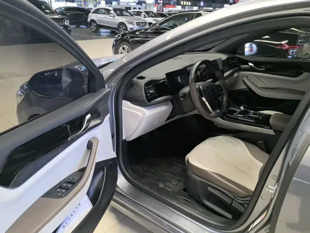 BYD Qin PLUS — Фото автомобиля 15