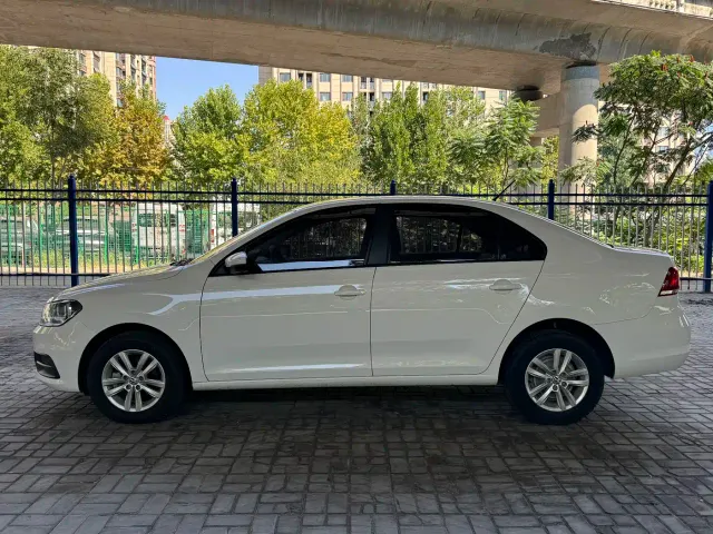 Volkswagen Santana — Фото автомобиля 4