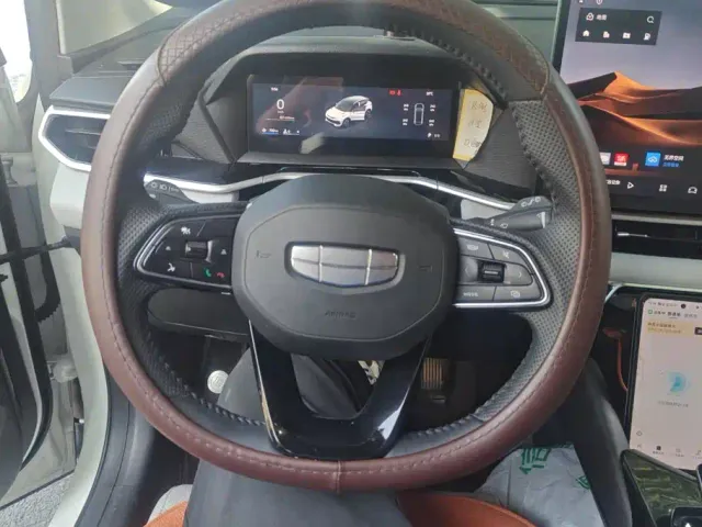 Geely Binyue — Фото автомобиля 15
