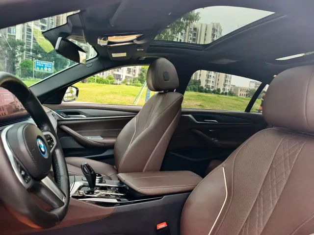 BMW 5 Series — Фото автомобиля 15