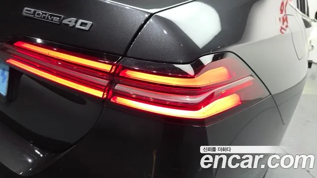 BMW i5 — Фото автомобиля 19