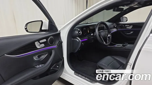 Mercedes-Benz E-Class — Фото автомобиля 15
