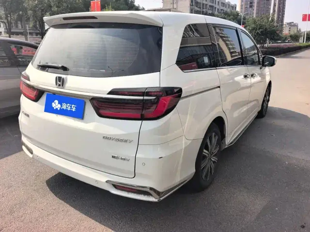 Honda Odyssey — Фото автомобиля 3