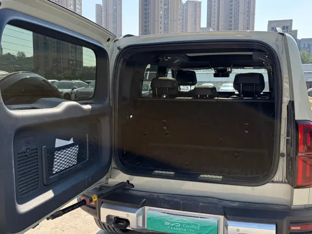 BYD FangChengBao Leopard 5 — Фото автомобиля 13
