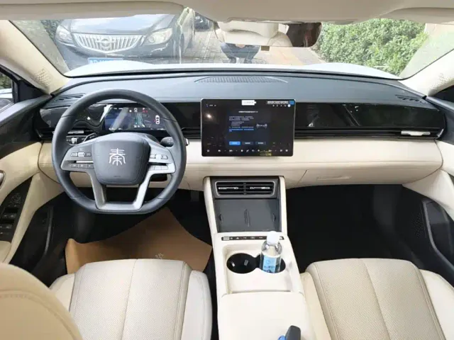 BYD Qin L — Фото автомобиля 9
