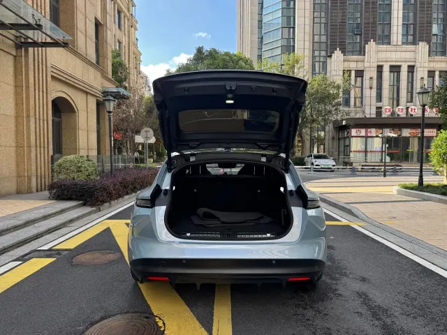 Nio ET5 Touring — Фото автомобиля 15