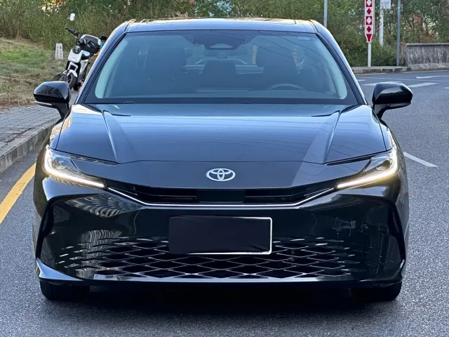 Toyota Camry — Фото автомобиля 2