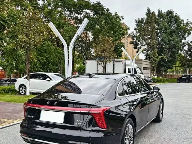 Hongqi H5 — Фото автомобиля 4
