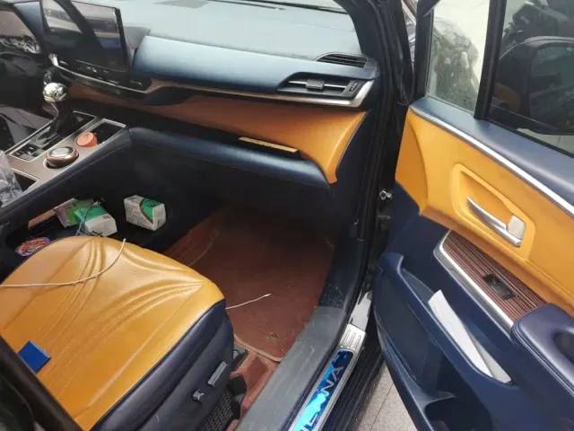 Toyota Sienna — Фото автомобиля 19