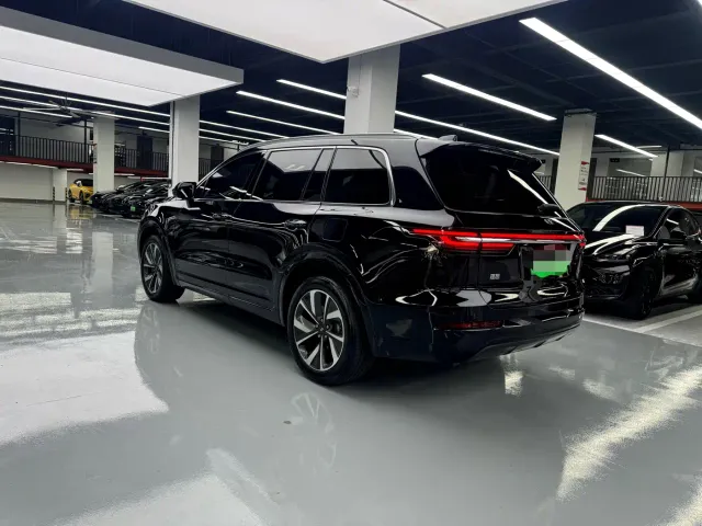 Li Auto ONE — Фото автомобиля 15