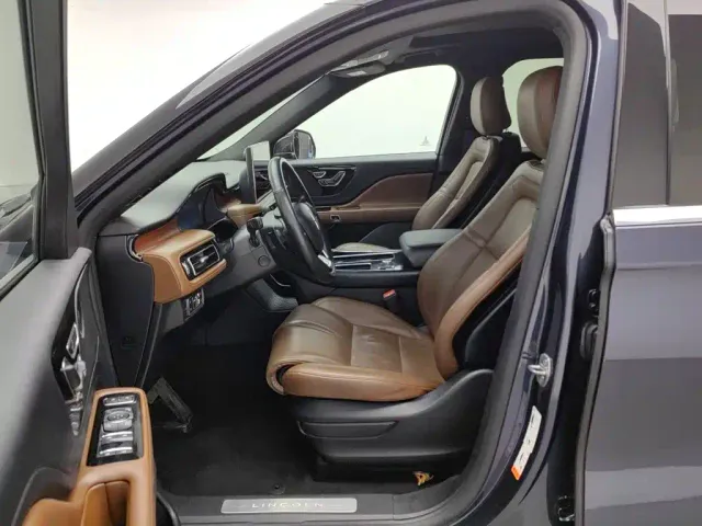 Lincoln Aviator — Фото автомобиля 10