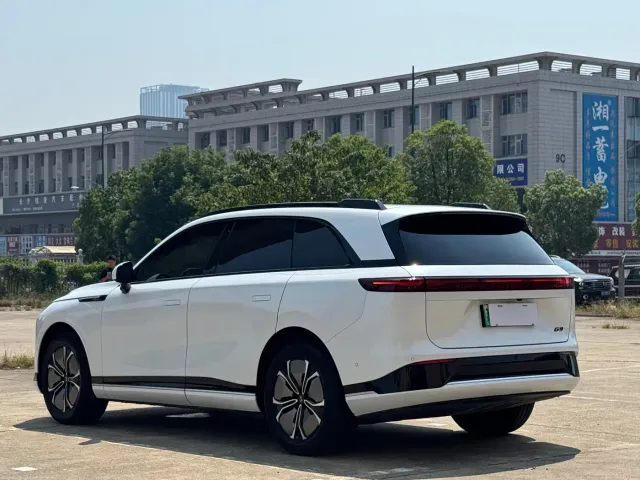 Xpeng G9 — Фото автомобиля 11