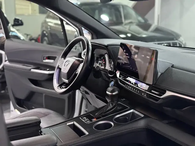 Toyota Sienna — Фото автомобиля 11