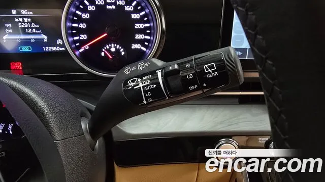 Kia Carnival Generation 4 — Фото автомобиля 16