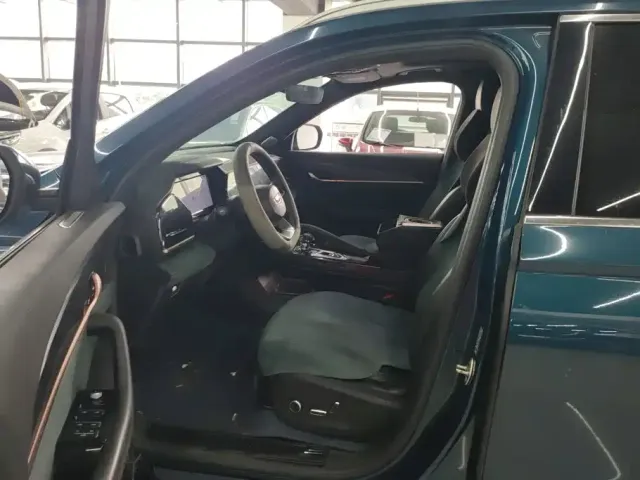 Geely Xingyue L 2024 Model 2.0TD High-Power Automatic 2WD Skyline Edition — Фото автомобиля 9