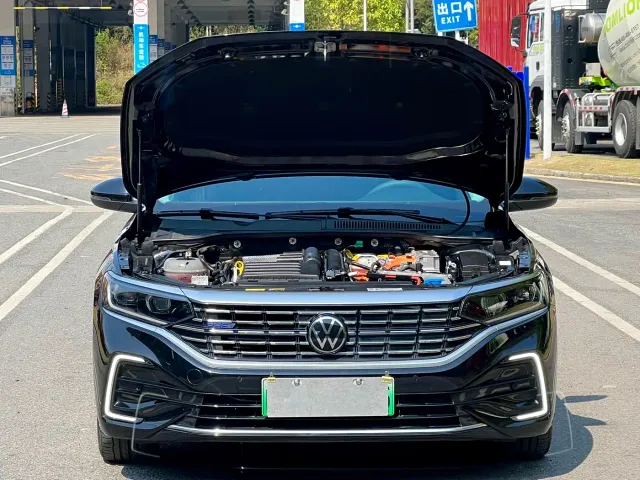Volkswagen Passat — Фото автомобиля 8