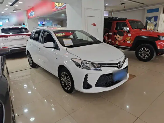 Toyota Vios FS — Фото автомобиля 5