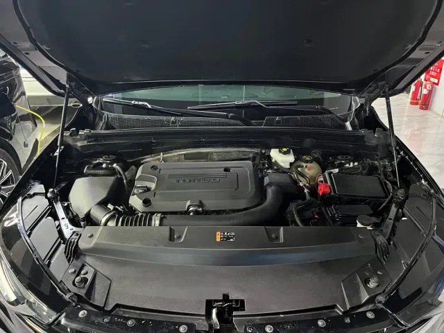Buick Envision Plus — Фото автомобиля 11