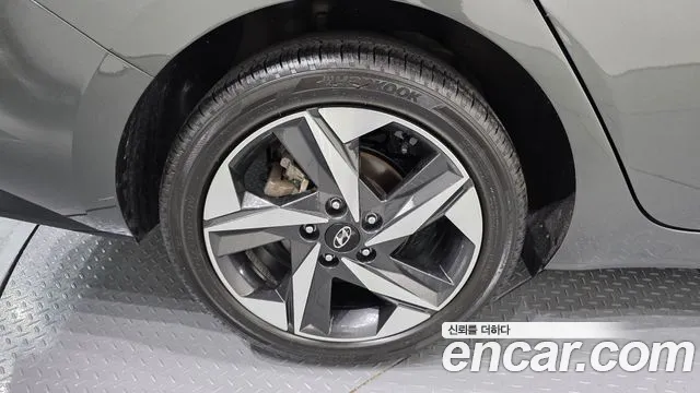 Hyundai Avante CN7 — Фото автомобиля 4