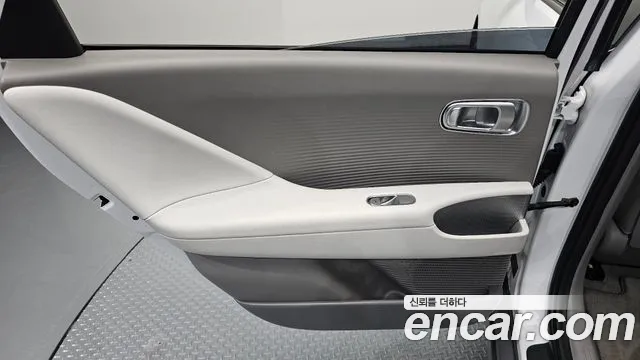 Hyundai Ioniq 6 — Фото автомобиля 14