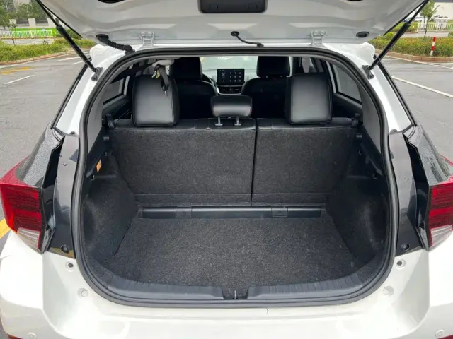 Toyota YARiS L Zhi Xuan — Фото автомобиля 17