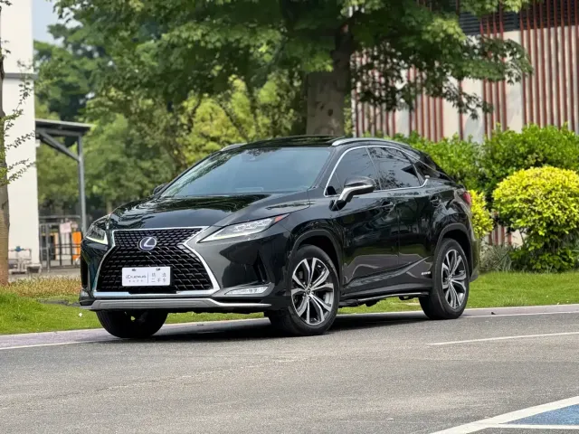 Фотография автомобиля — Lexus RX