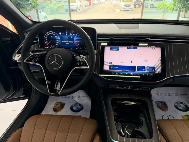 Mercedes-Benz E-Class — Фото автомобиля 10